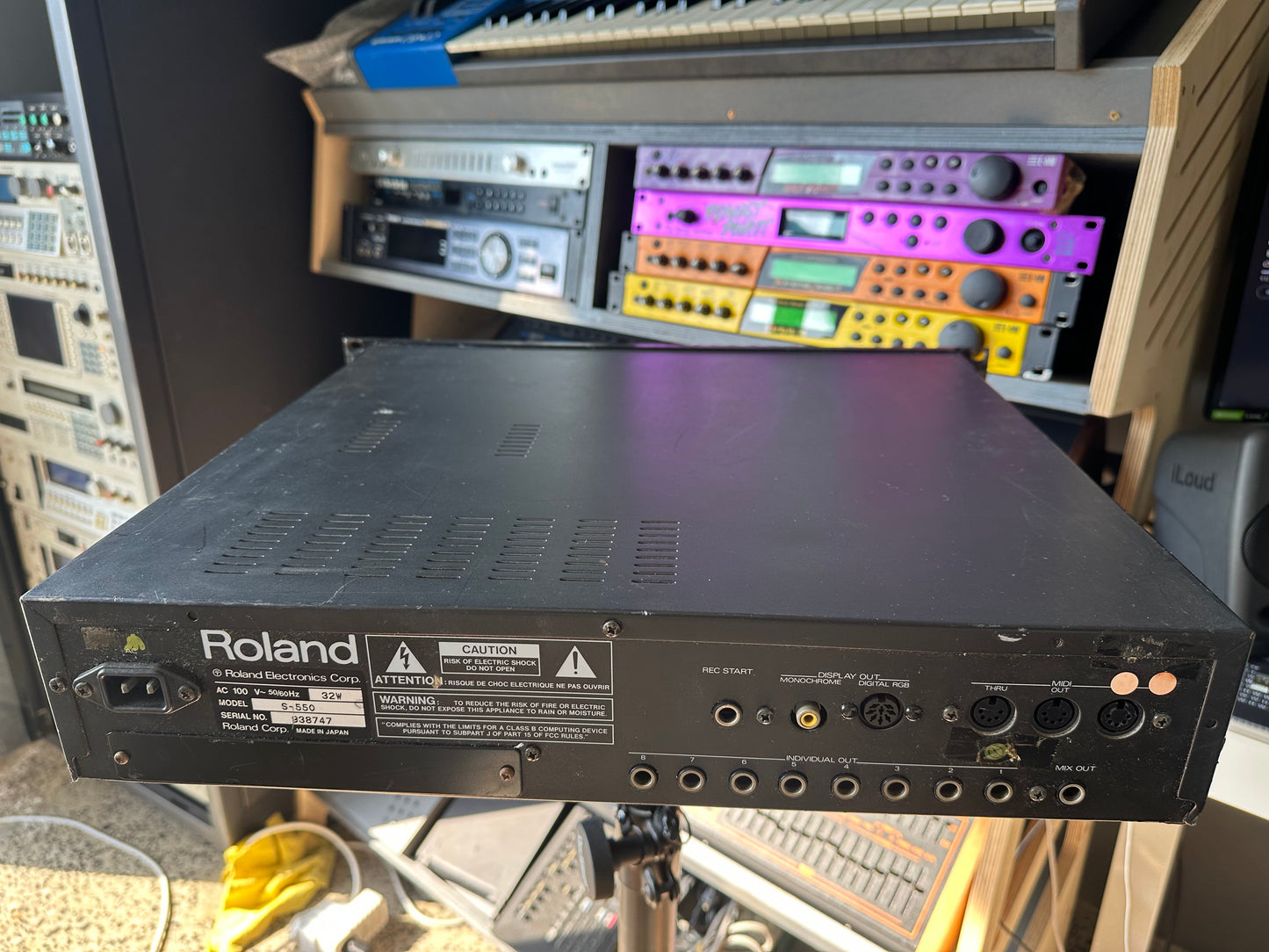 Roland S-550