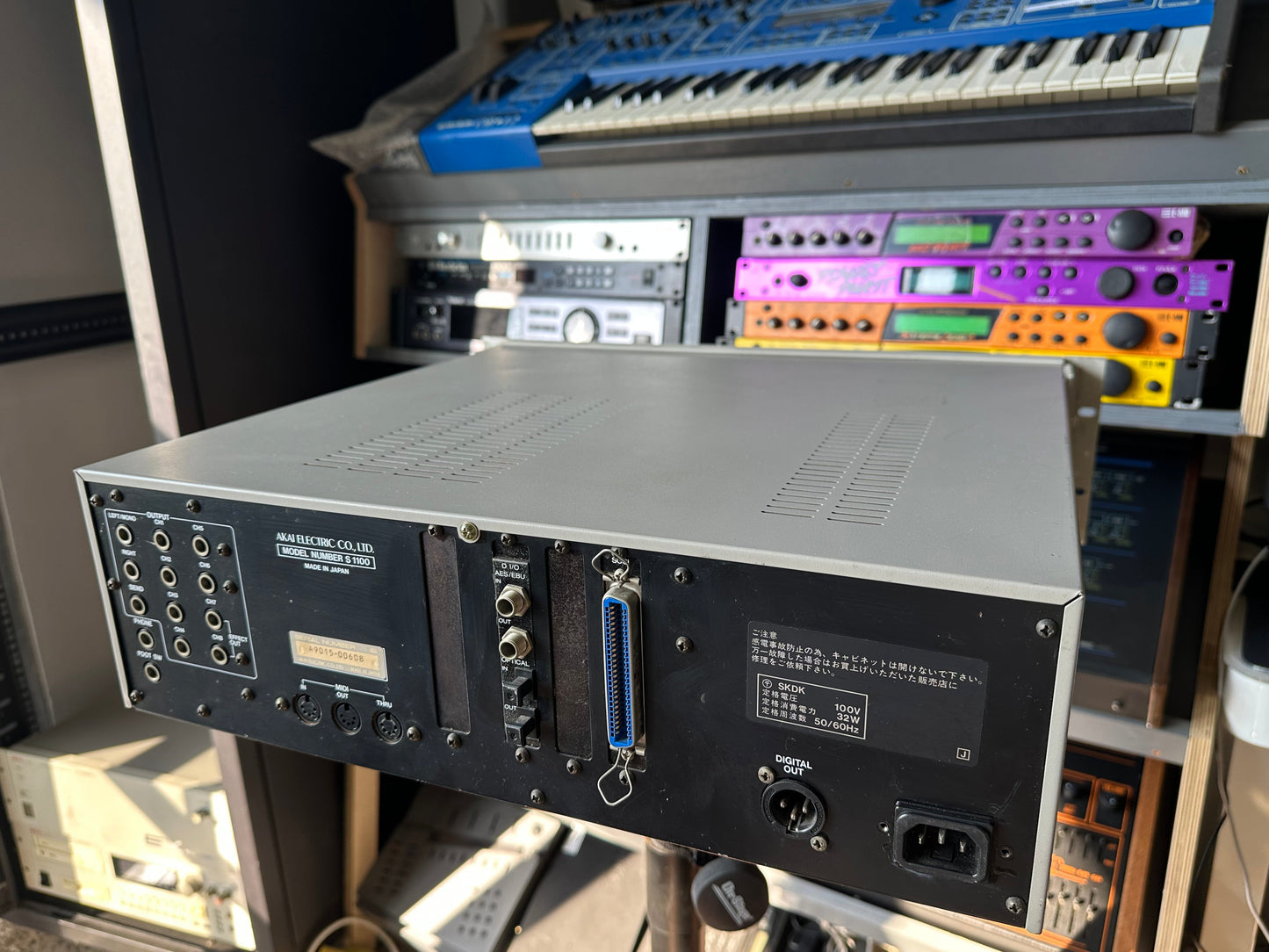 Akai S1100 side