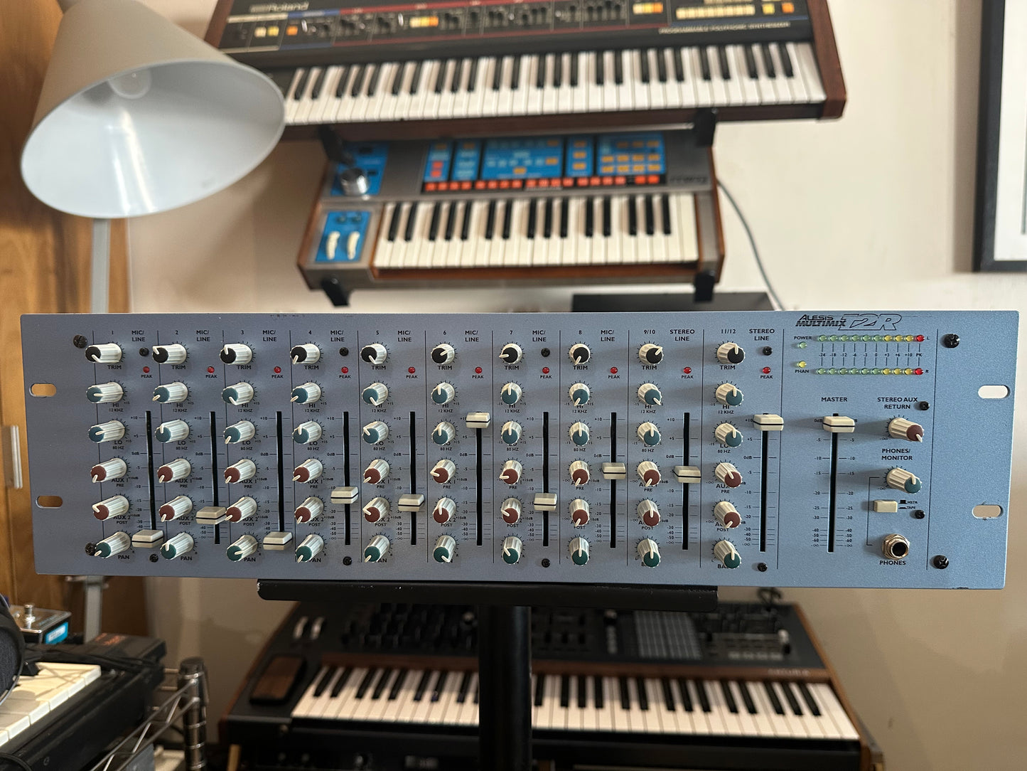 Alesis MultiMix 12R rackmount mixer