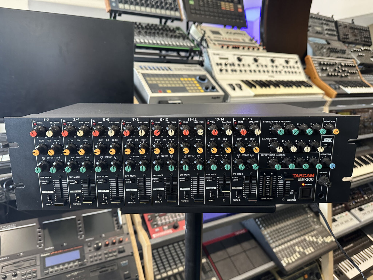 Tascam MM-200 keyboard line mixer