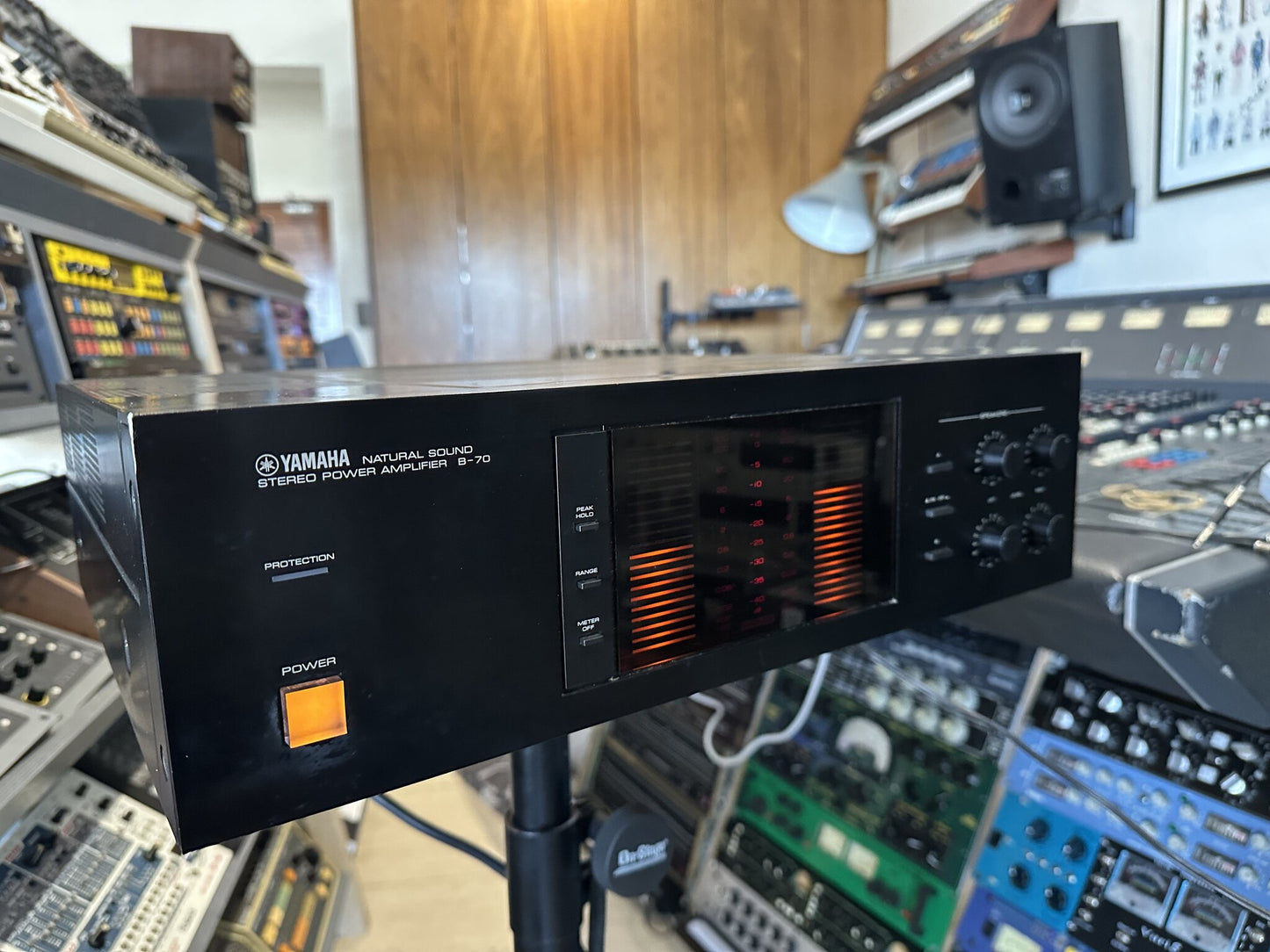 Yamaha B-70 power amplifier