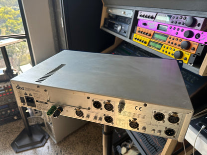 dbx 160S rear