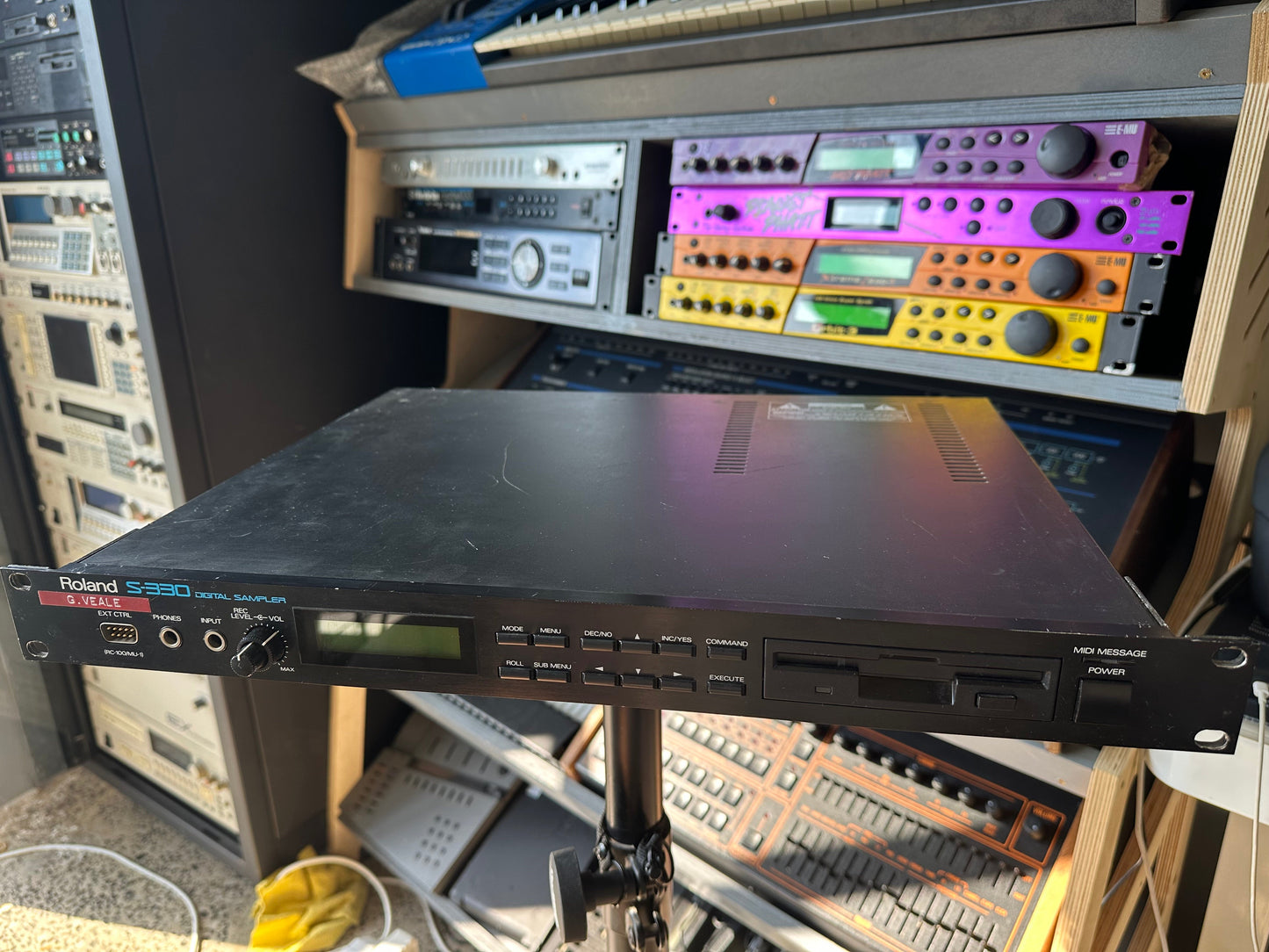 Roland S-330
