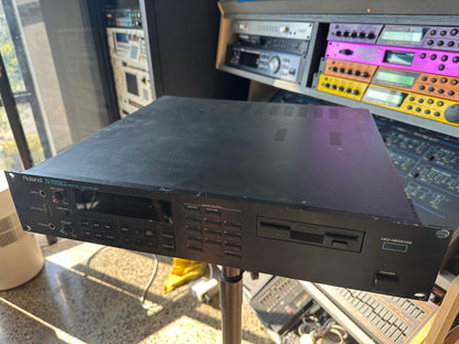 Roland S-550