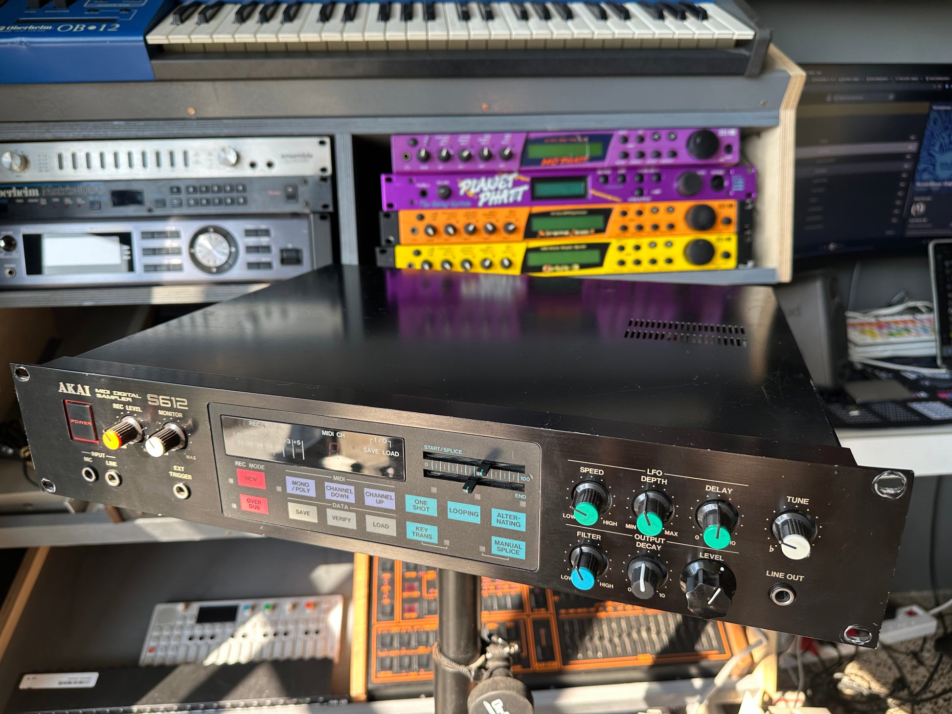 Akai S612 sampler