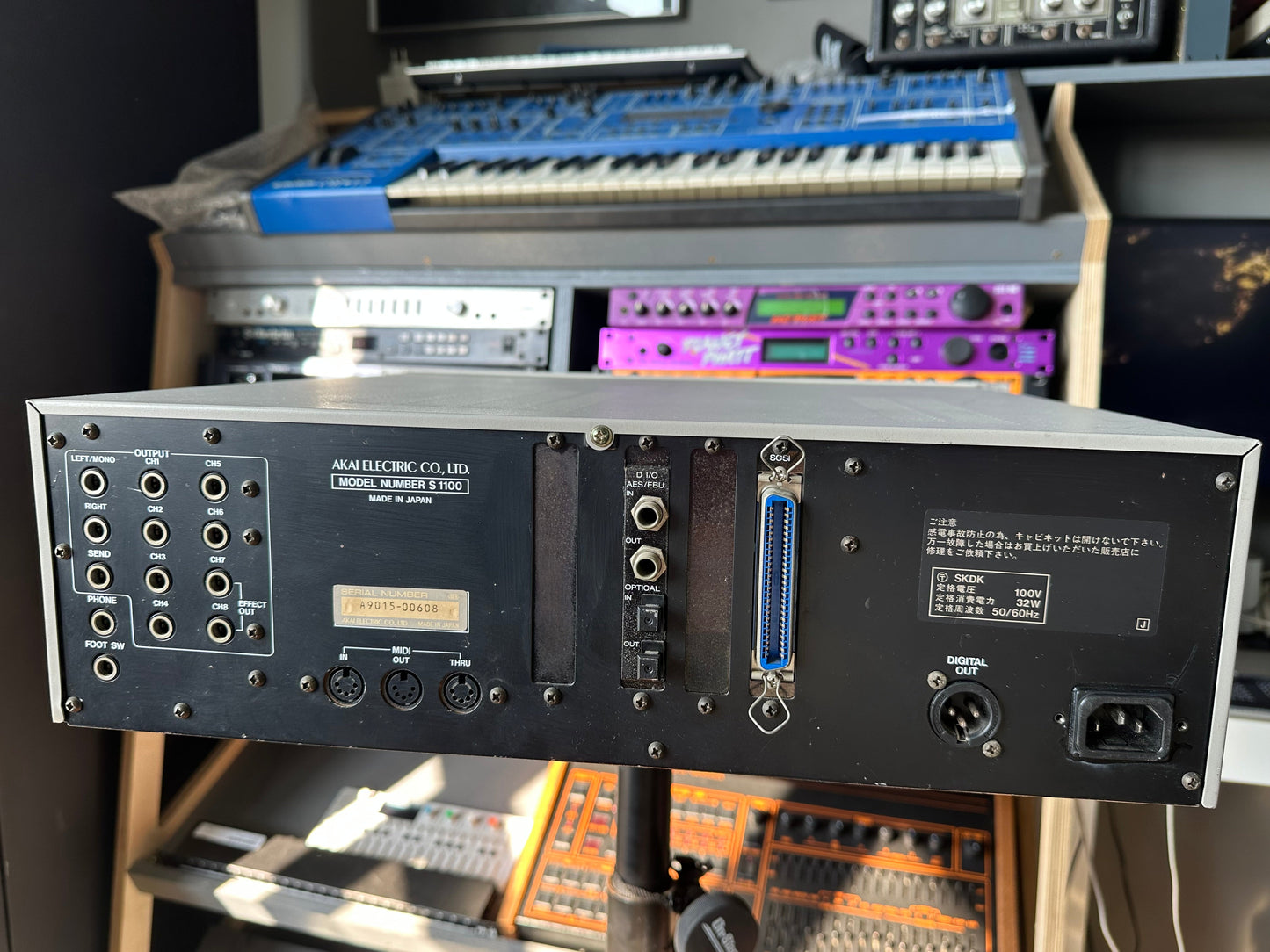 Akai S1100 rear
