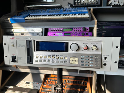 Akai S3200
