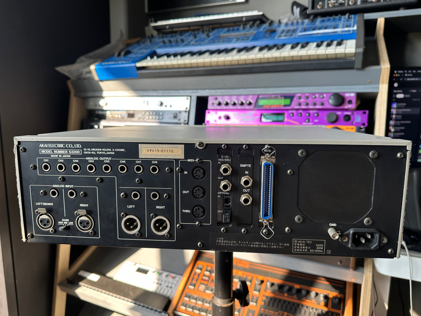 Akai S3200 rear