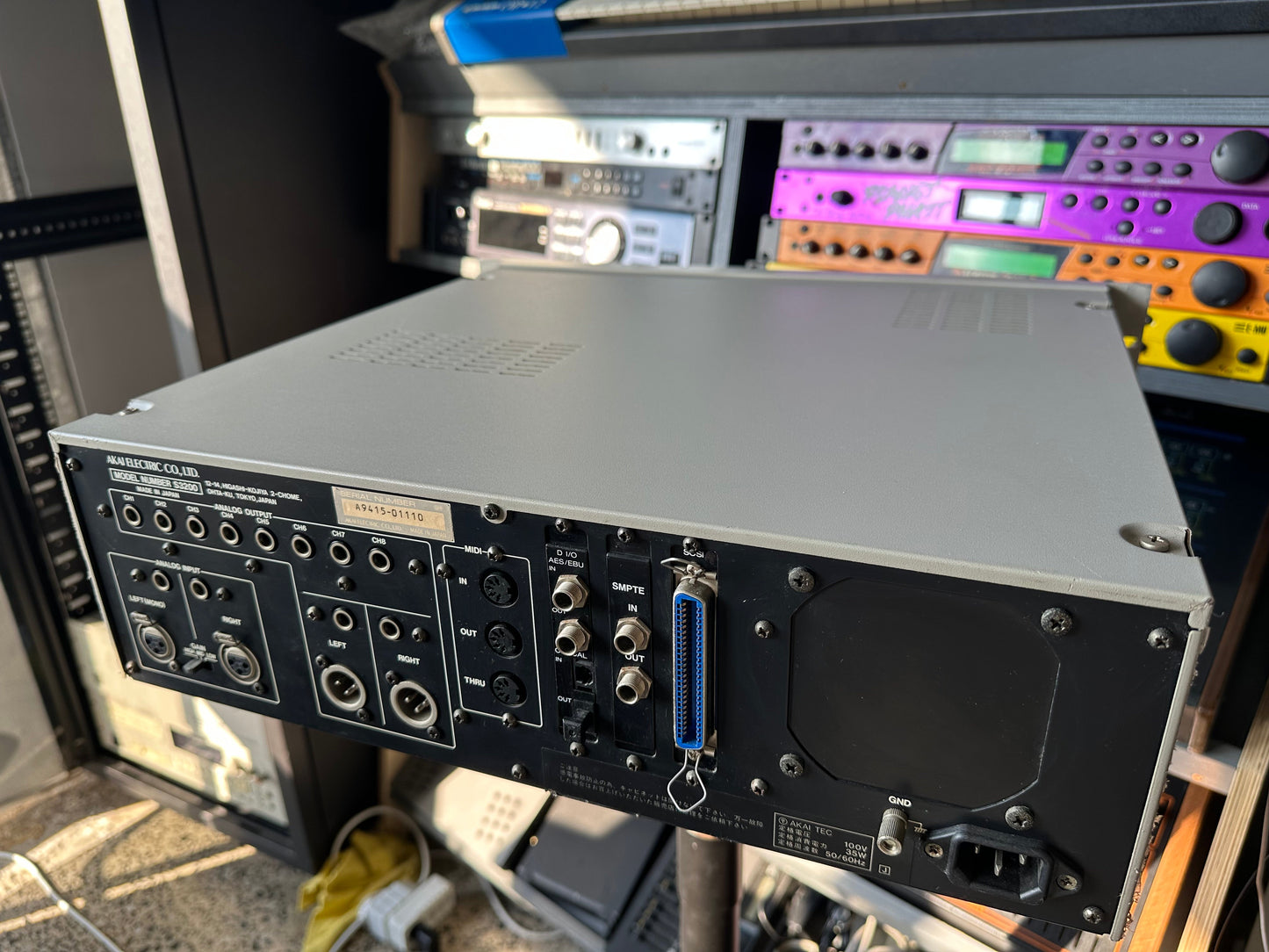 Akai S3200 rear