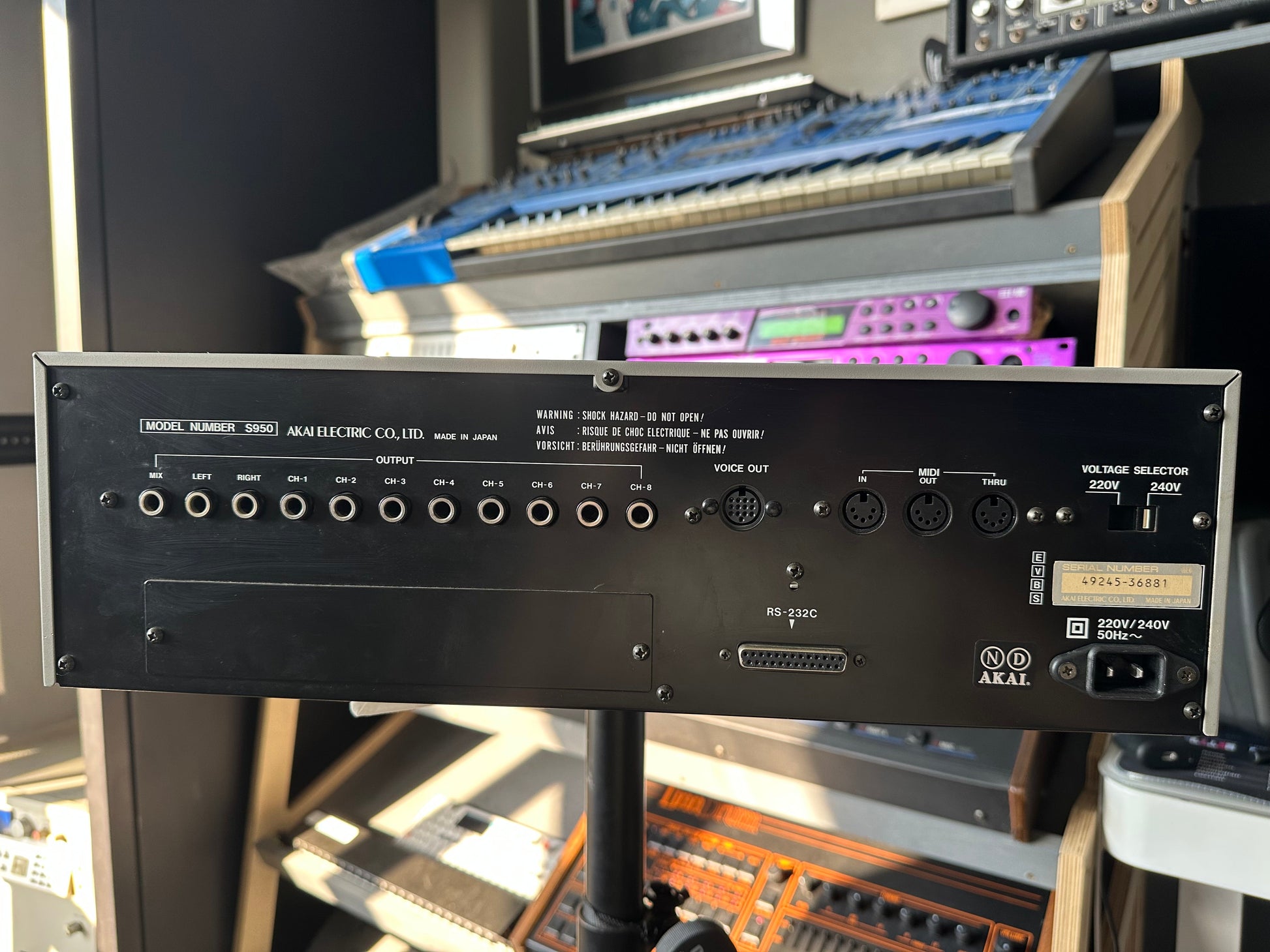 Akai S950 rear
