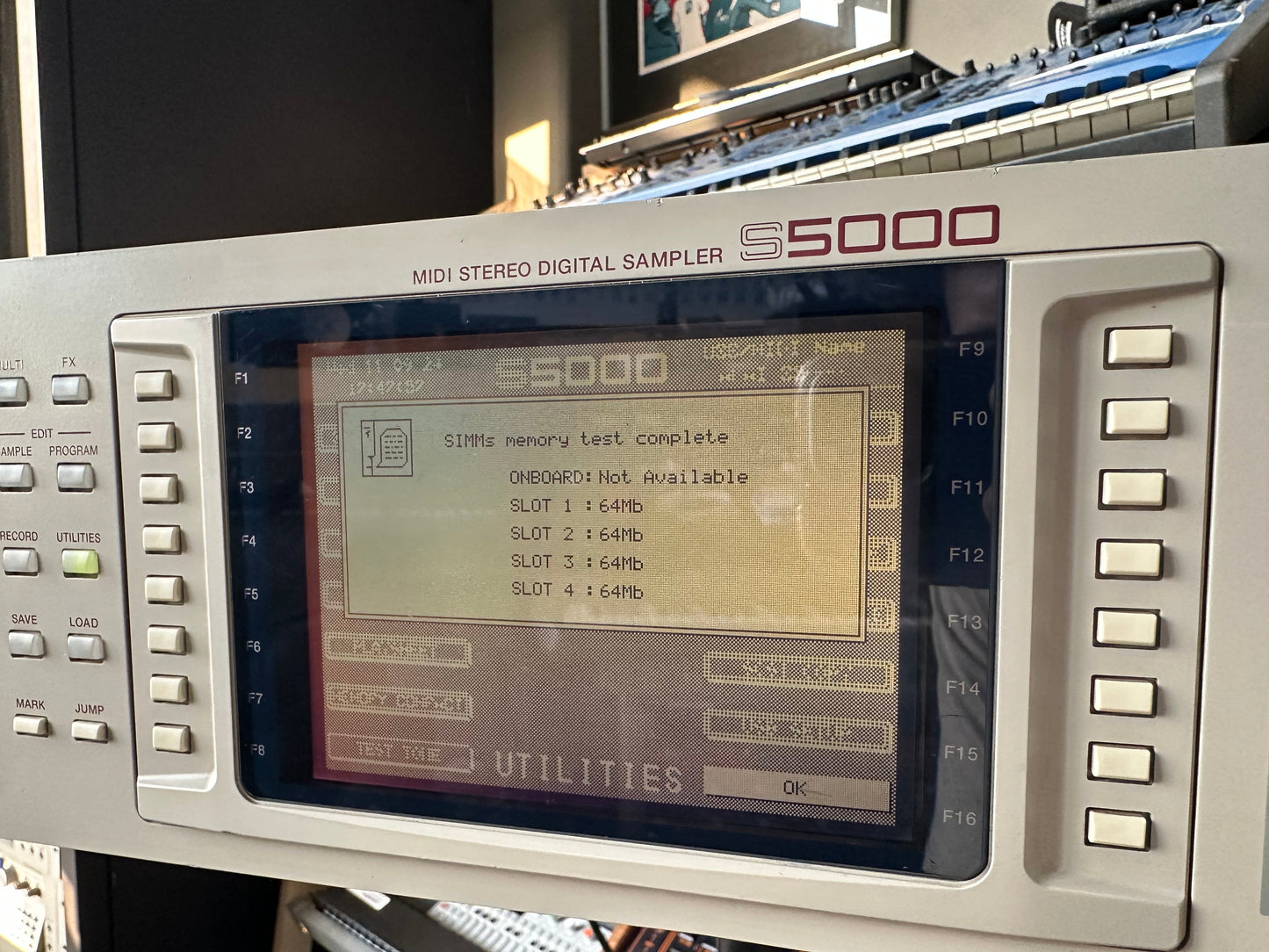 Akai S5000 memory boot screen
