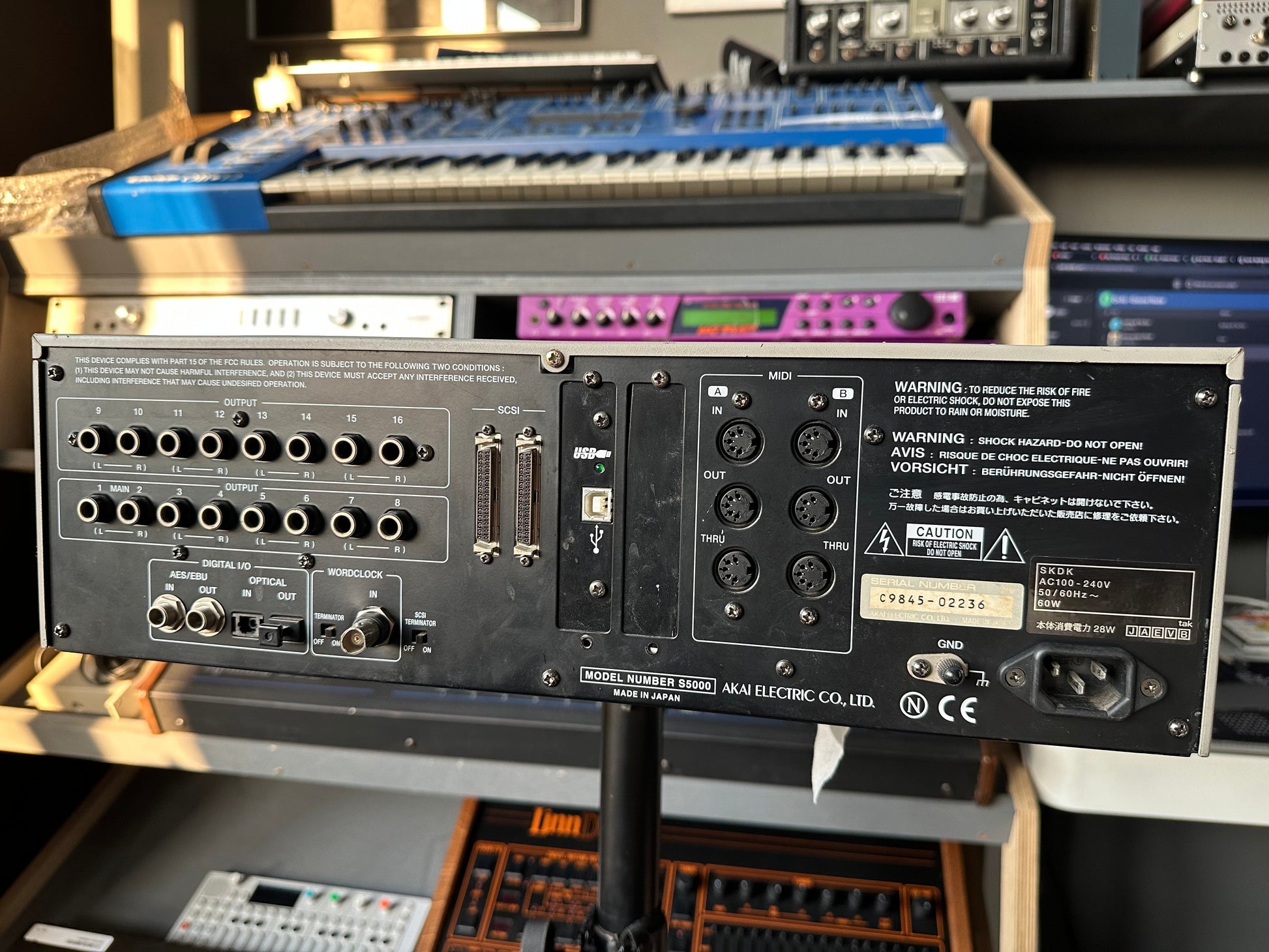 Akai S5000 rear