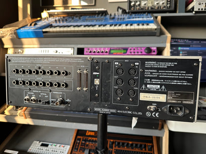Akai S5000 rear