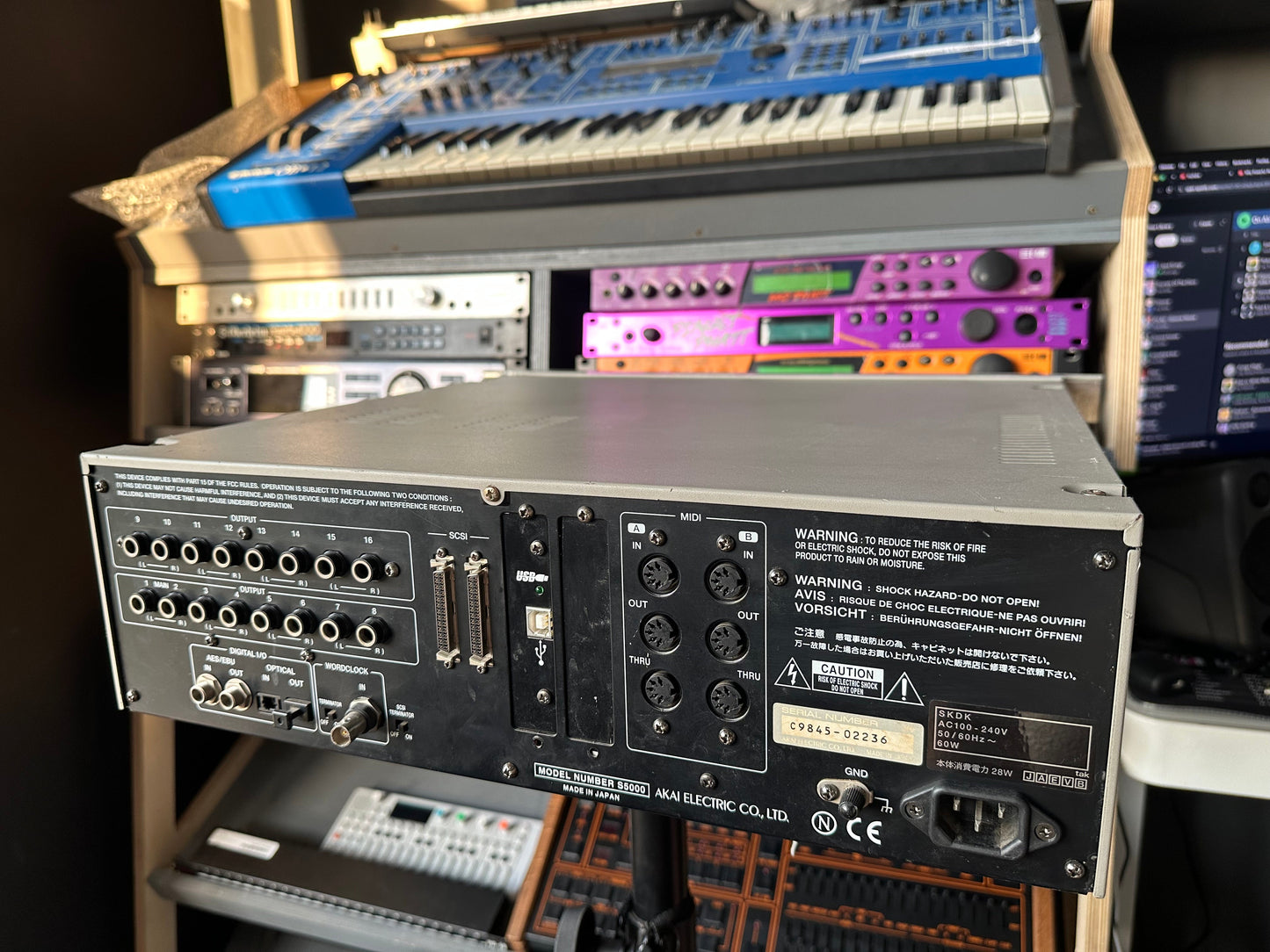Akai S5000 rear