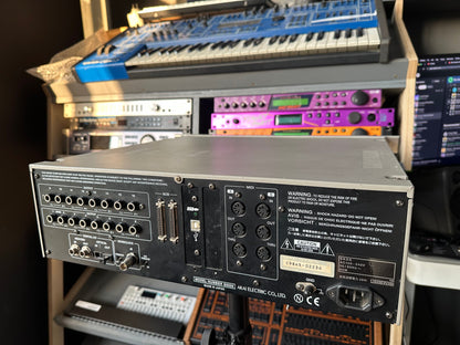 Akai S5000 rear