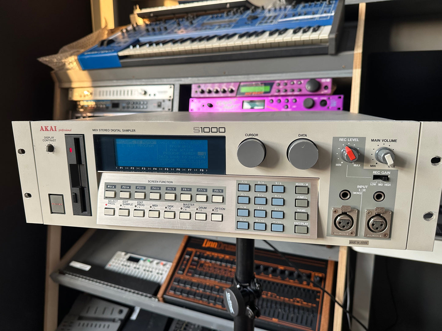 Akai S1000