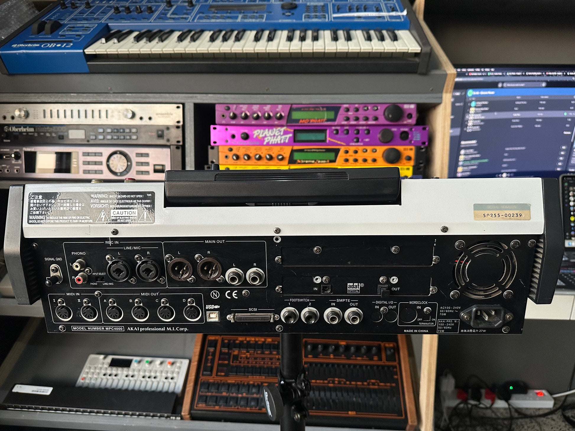 Akai MPC4000 rear