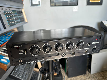 Maxon AD-150 Analog Delay: Bucket-Brigade Warmth in a Rack