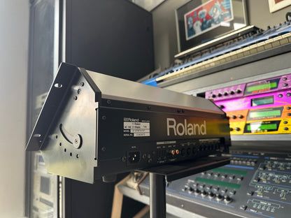 Roland V-Synth XT: The Rackmount Powerhouse of Roland's Wildest Synth Engine