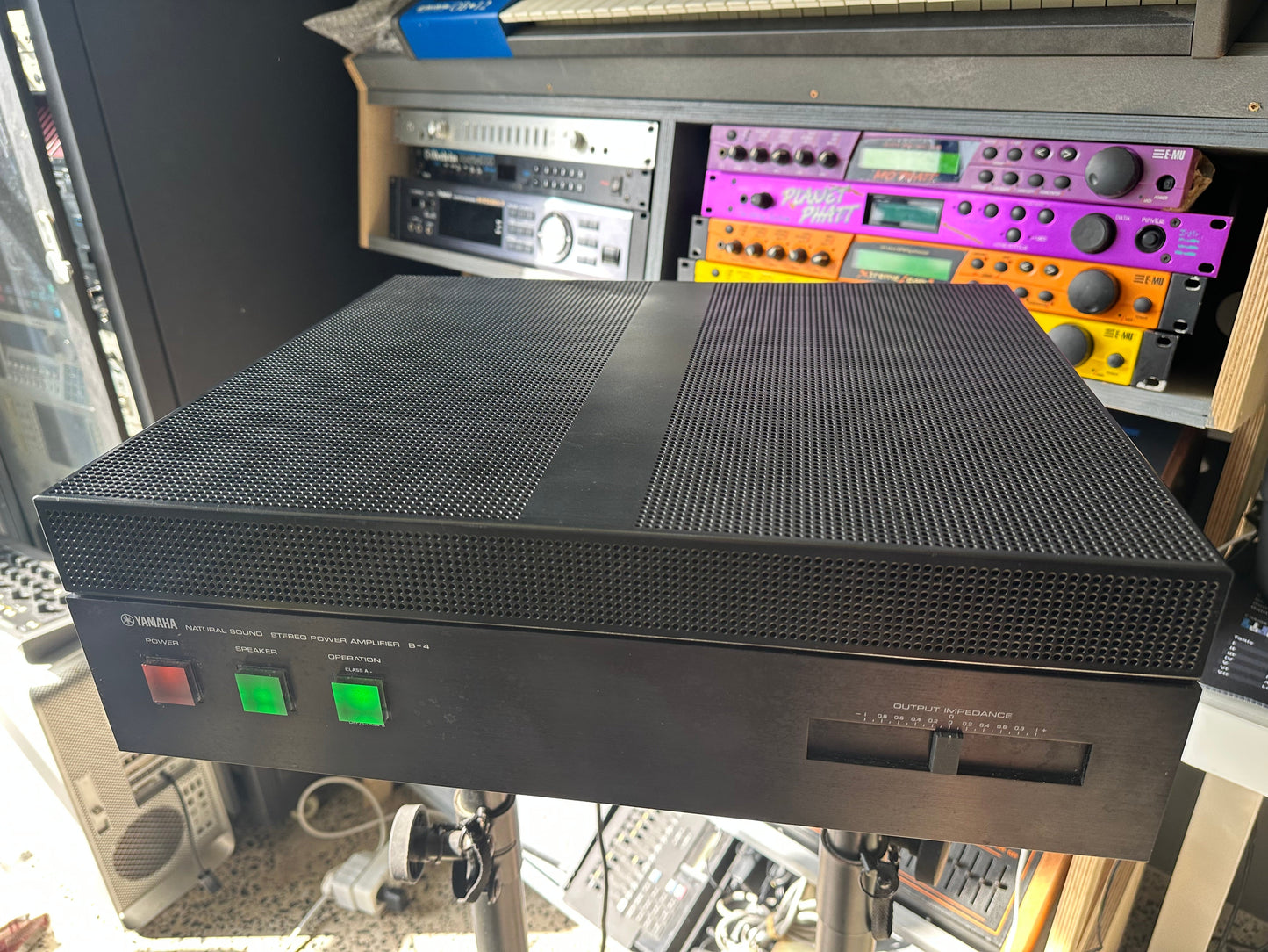 Yamaha B-4 Natural Sound stereo power amplifier