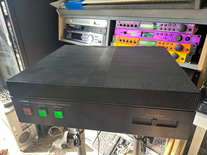Yamaha B-4 Natural Sound stereo power amplifier