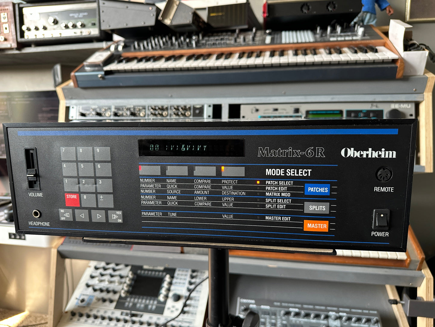 Oberheim Matrix-6R + Access Matrix Programmer: Rackmount Analog Polysynth With Hands-On Control
