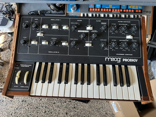 MOOG - PRODIGY (Model 12099): the synth that throat punches well above its weight