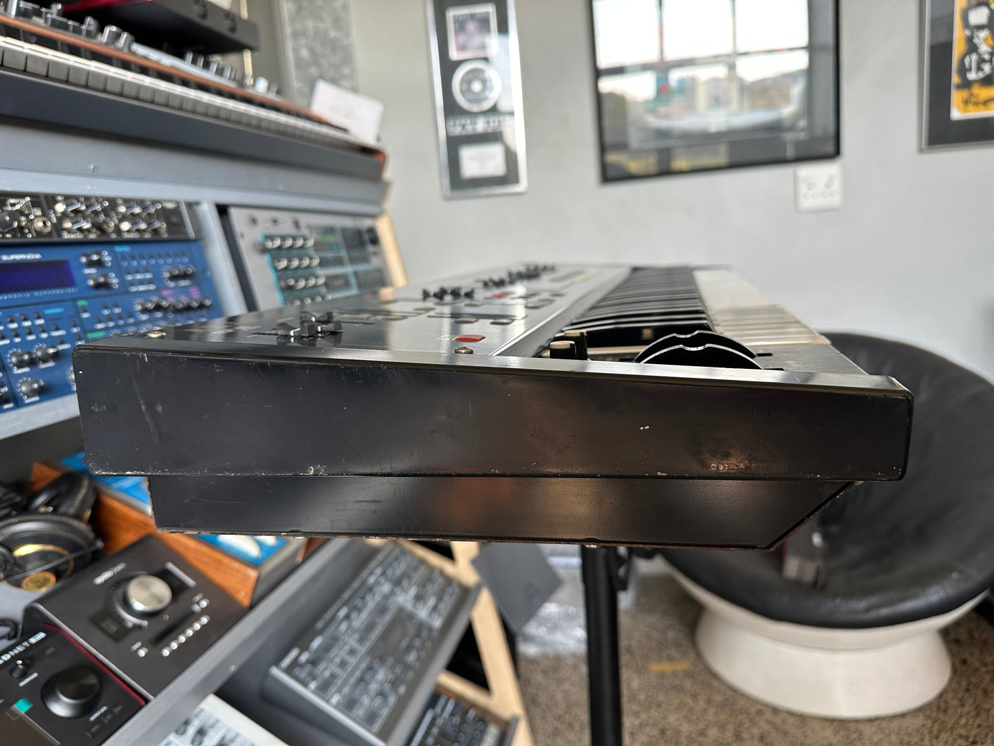 Akai AX60: The Six-Voice Analog Juno Rival With an Insane Resonant Filter