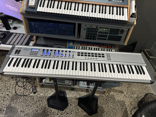 Swissonic ControlKey 88: A Full-Size 88-Key MIDI Controller for the Studio