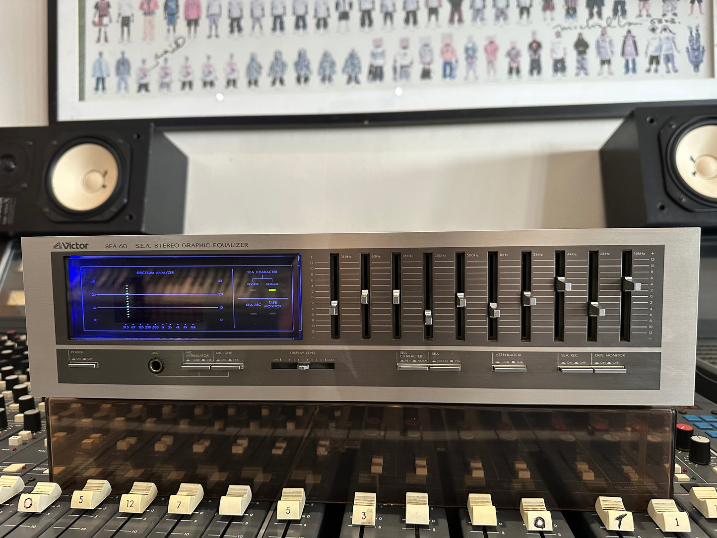 Victor SEA-60 graphic equalizer with spectrum display