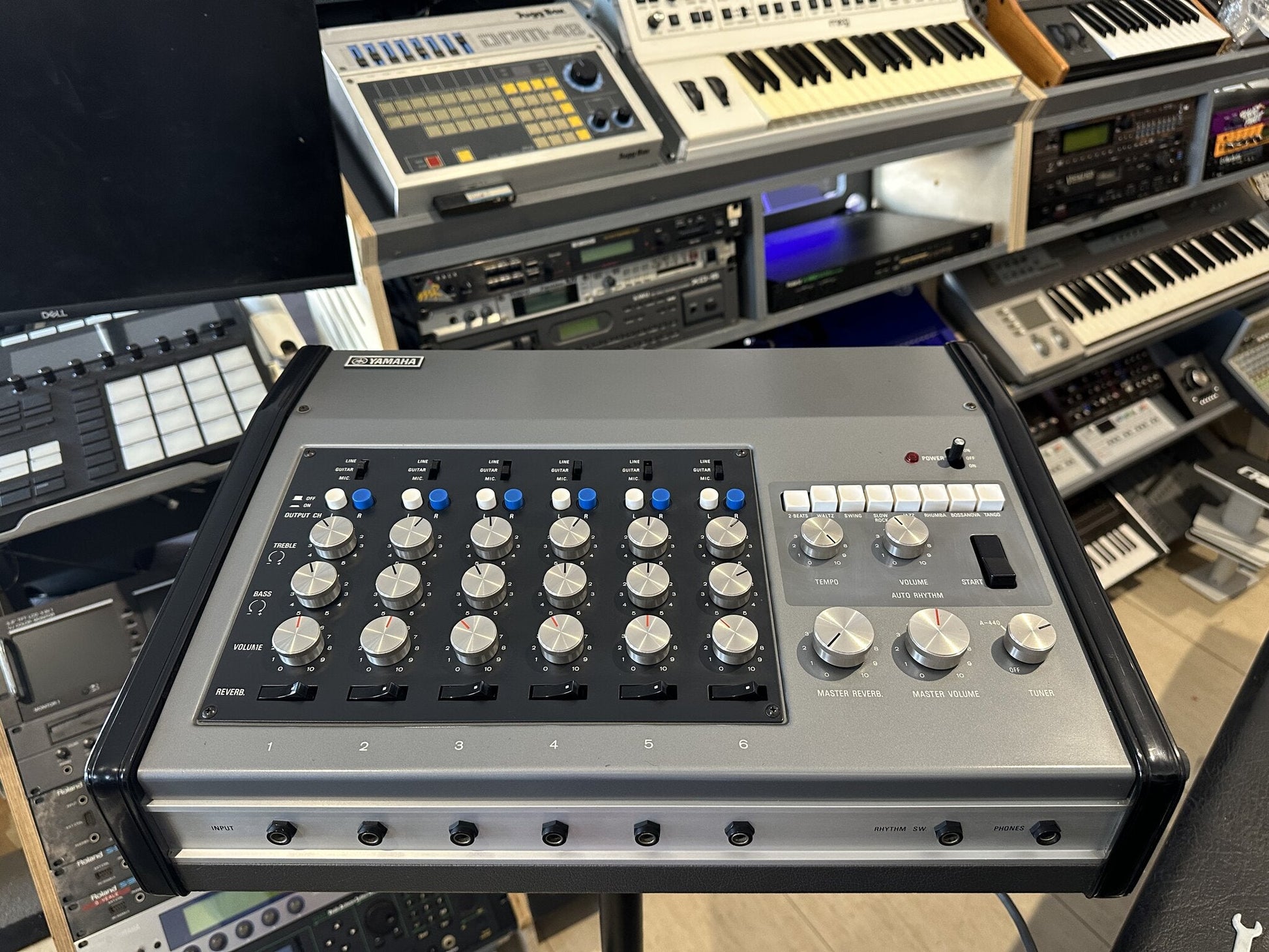Yamaha EM-90A mixer with auto-rhythm