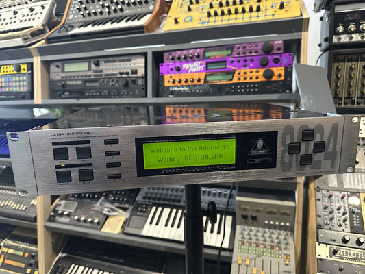 Behringer Ultra-Curve Pro front