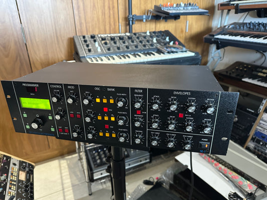 Studio Electronics SE-1: The Boutique Analog Mono That Out-Moogs a Minimoog