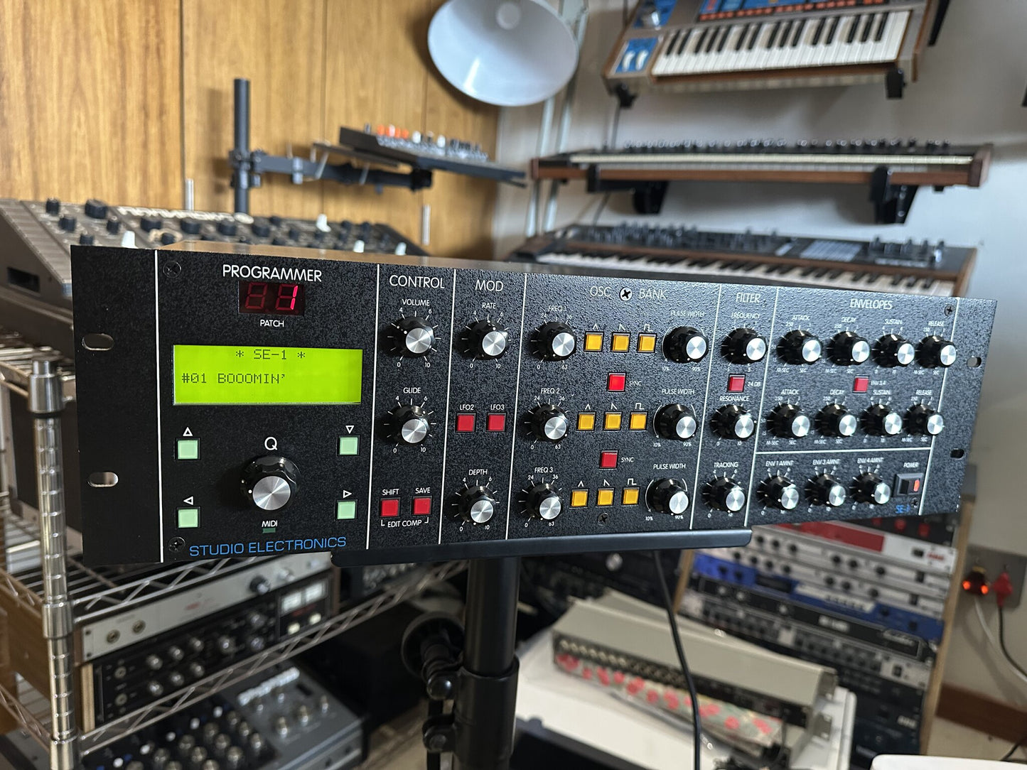 Studio Electronics SE-1 analog synthesizer