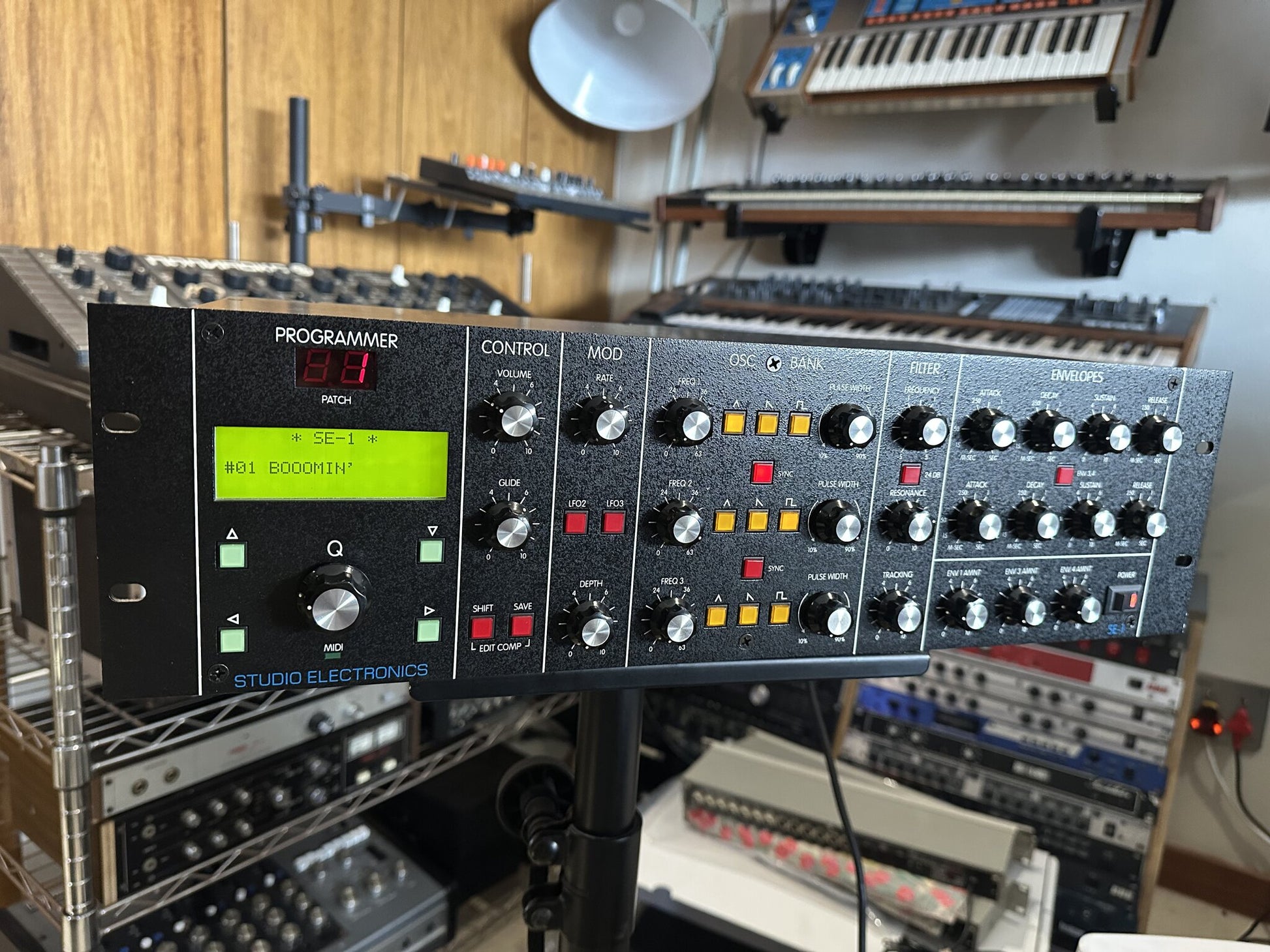 Studio Electronics SE-1 analog synthesizer