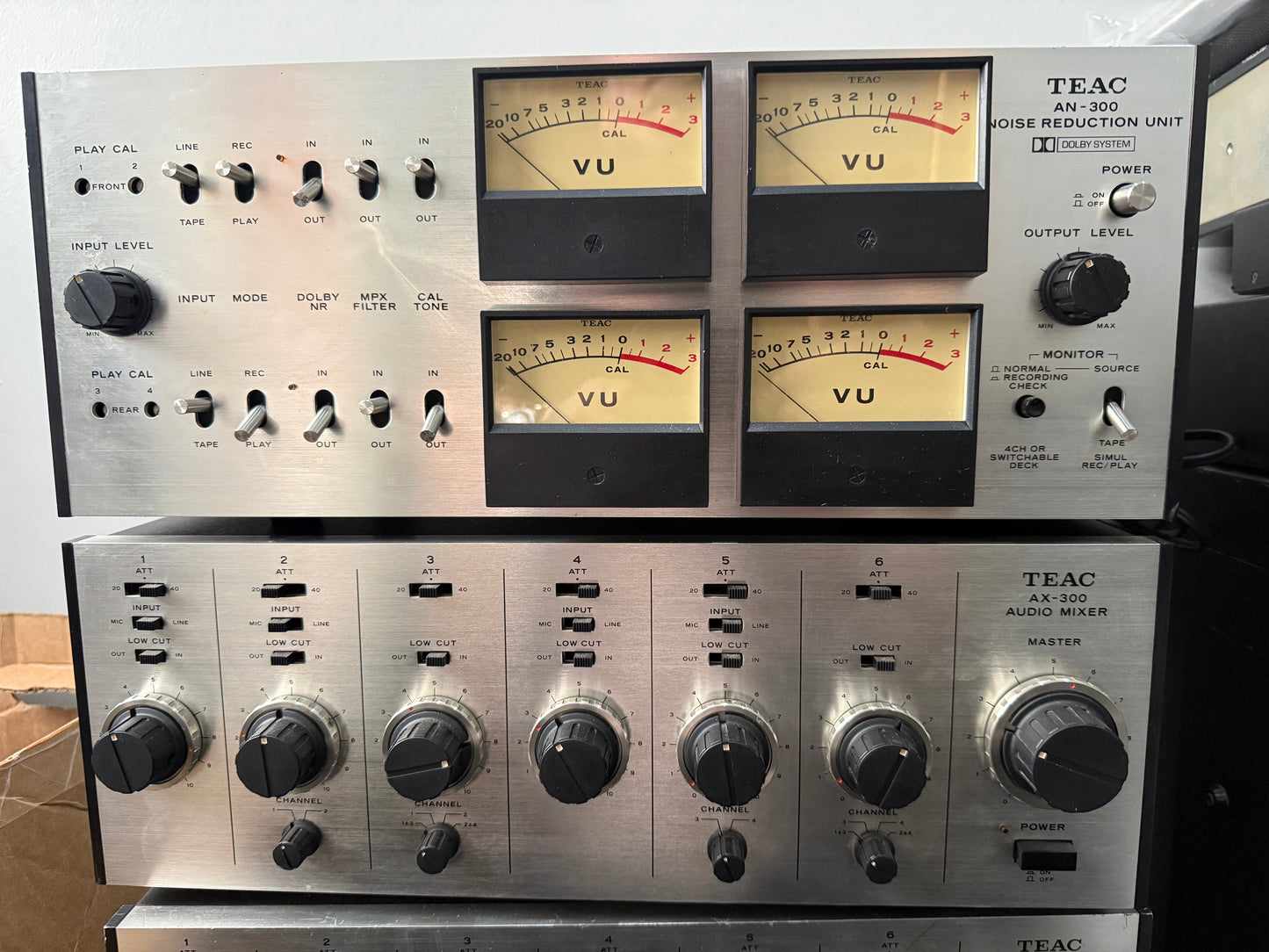 TEAC AN-300 Noise Reduction Unit: Vintage Companion for Multitrack Tape