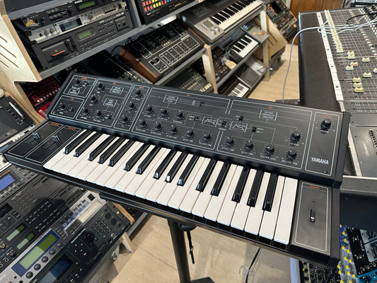 Yamaha CS-10: The 1977 Mono That Punches Way Above Its Knob Count