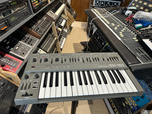 Roland SH-101: The Pocket-Rocket Mono Synth That Built Acid and Techno