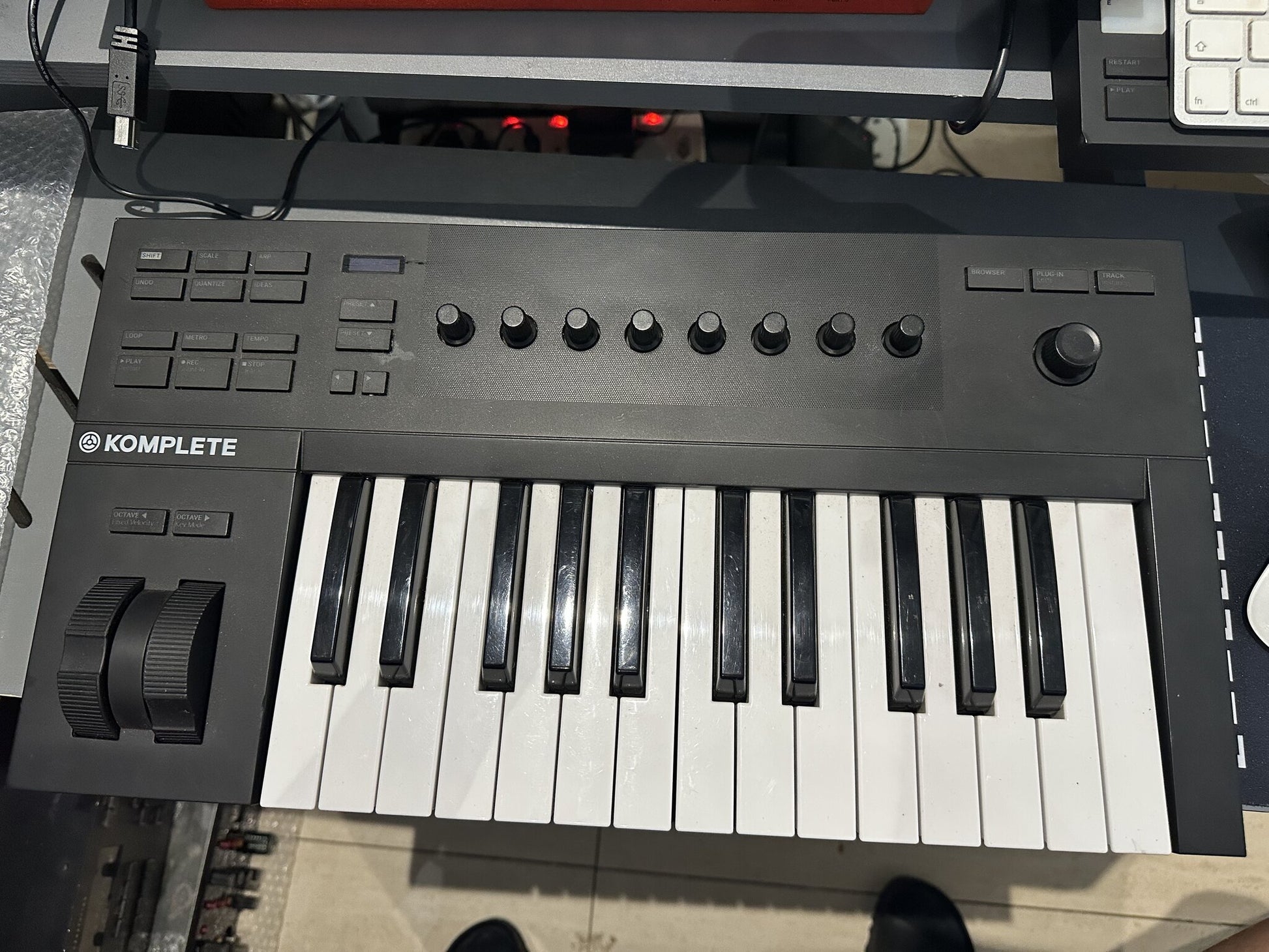 Native Instruments Komplete Kontrol keyboard