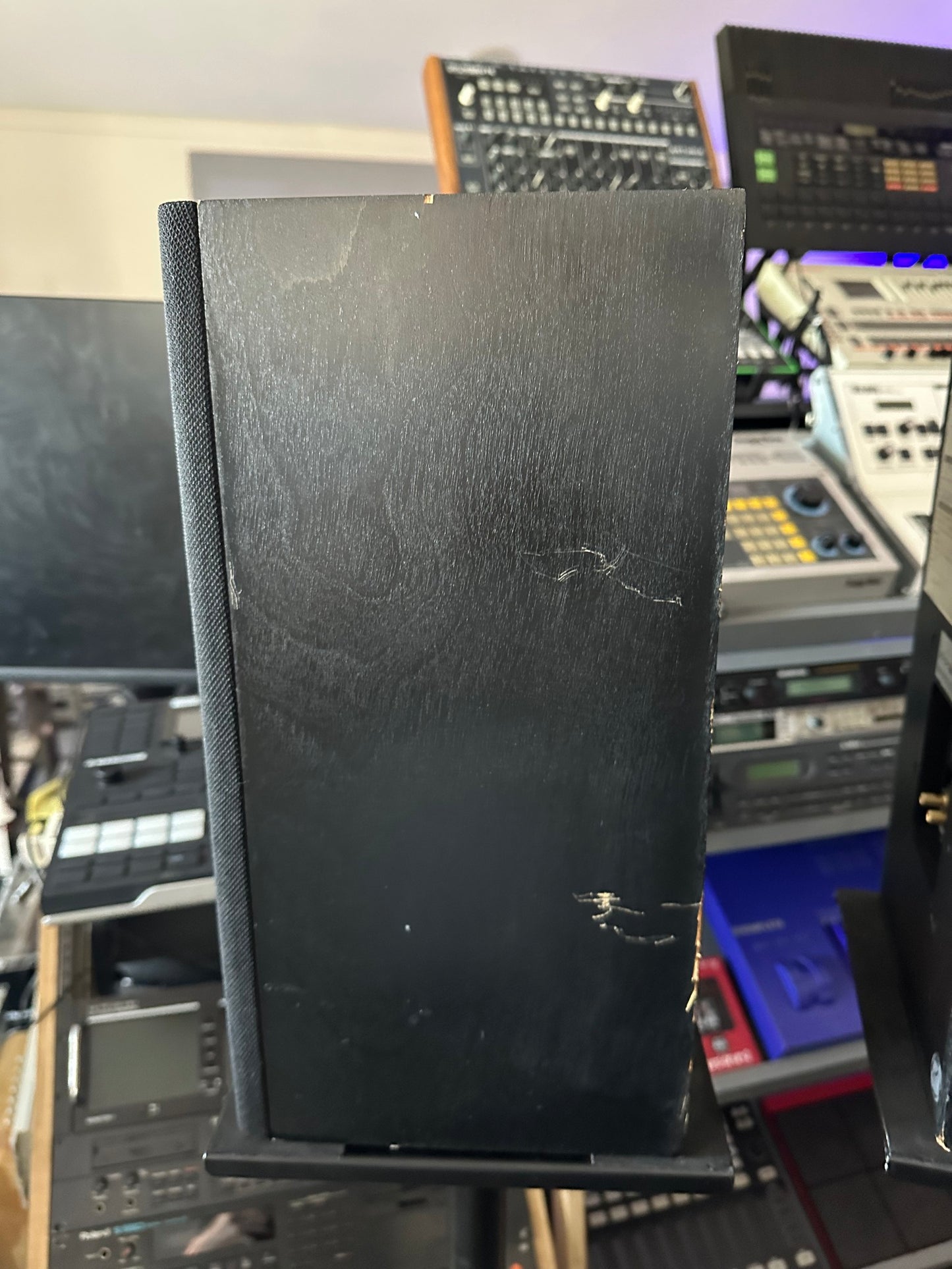 Yamaha NS-10M: The Studio Standard That Sounds Like Cardboard and Tells the Truth