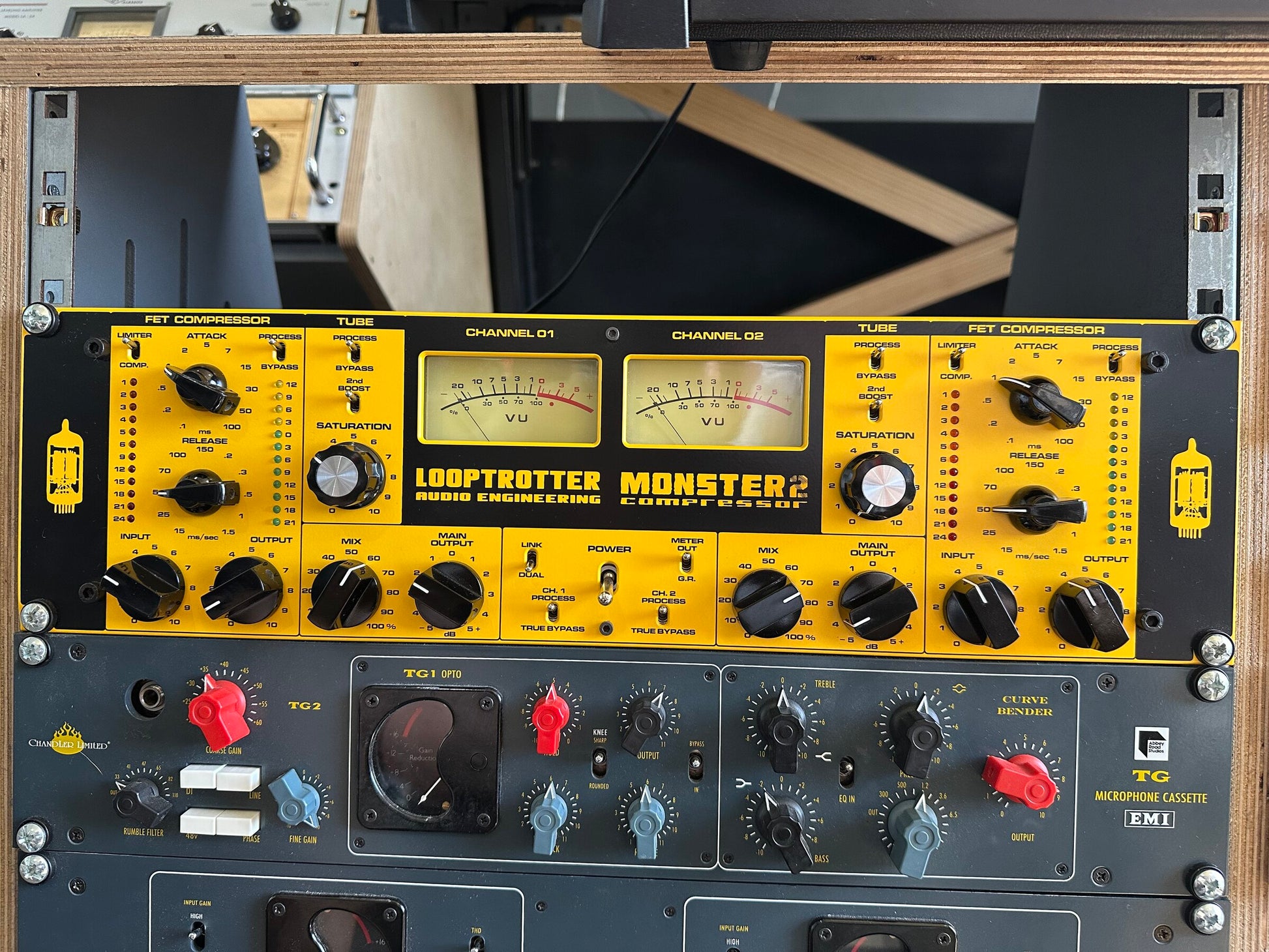Looptrotter Monster 2 compressor front panel