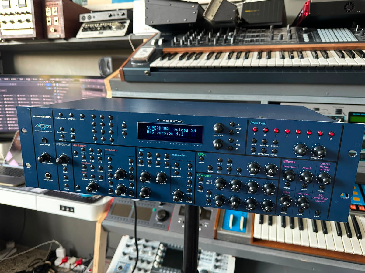 Novation Supernova front panel, display showing 20 voices OS version 4.1