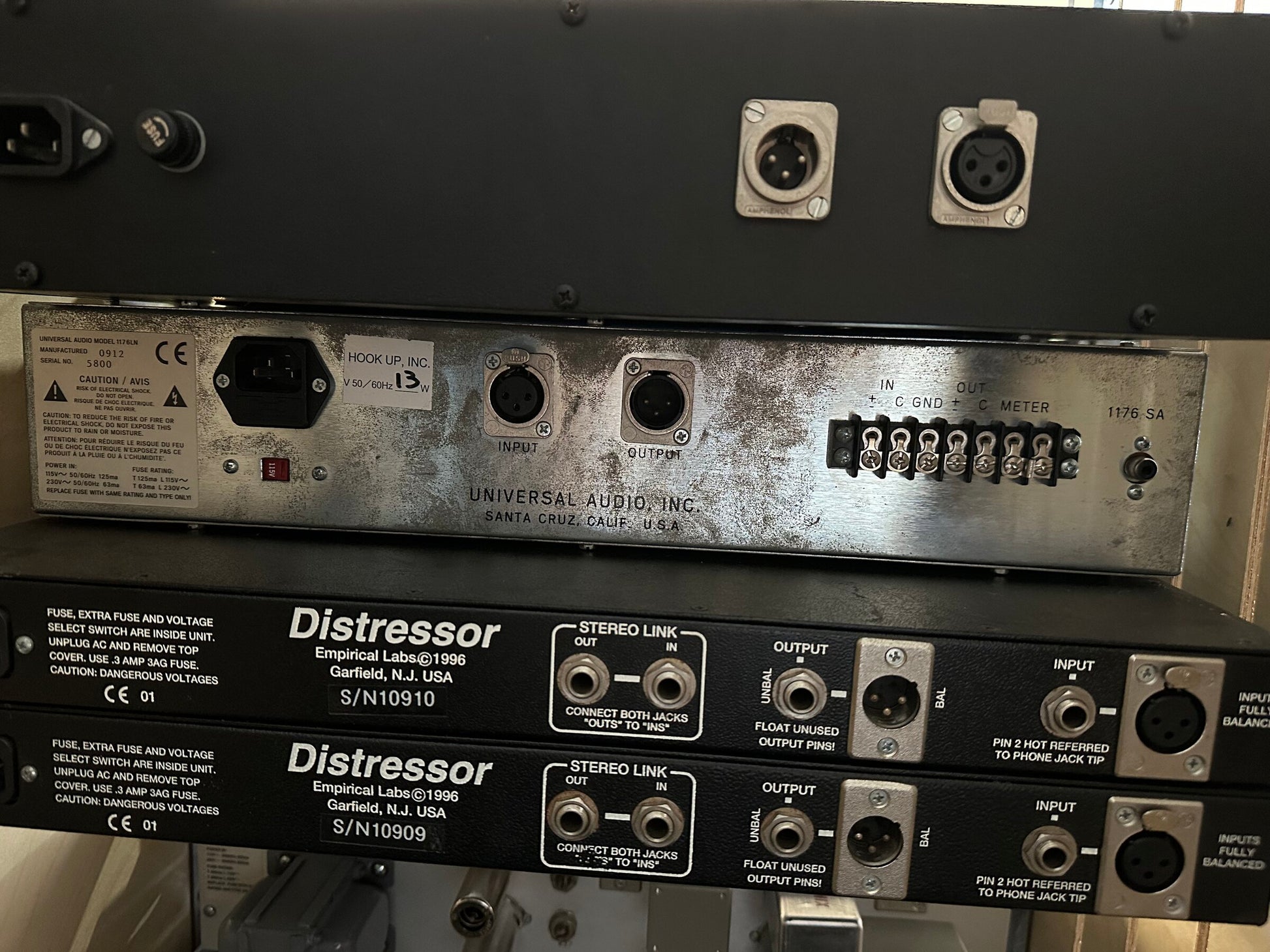 Universal Audio 1176LN rear panel